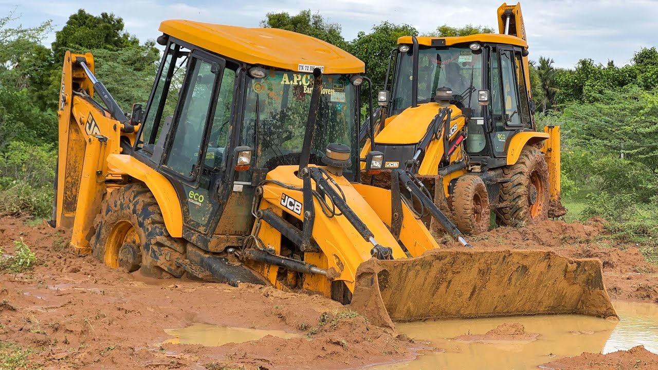 Challenging JCB 3DX Stuck in Deep Mud Recovered by Experience Driver After 3days Unable to recover