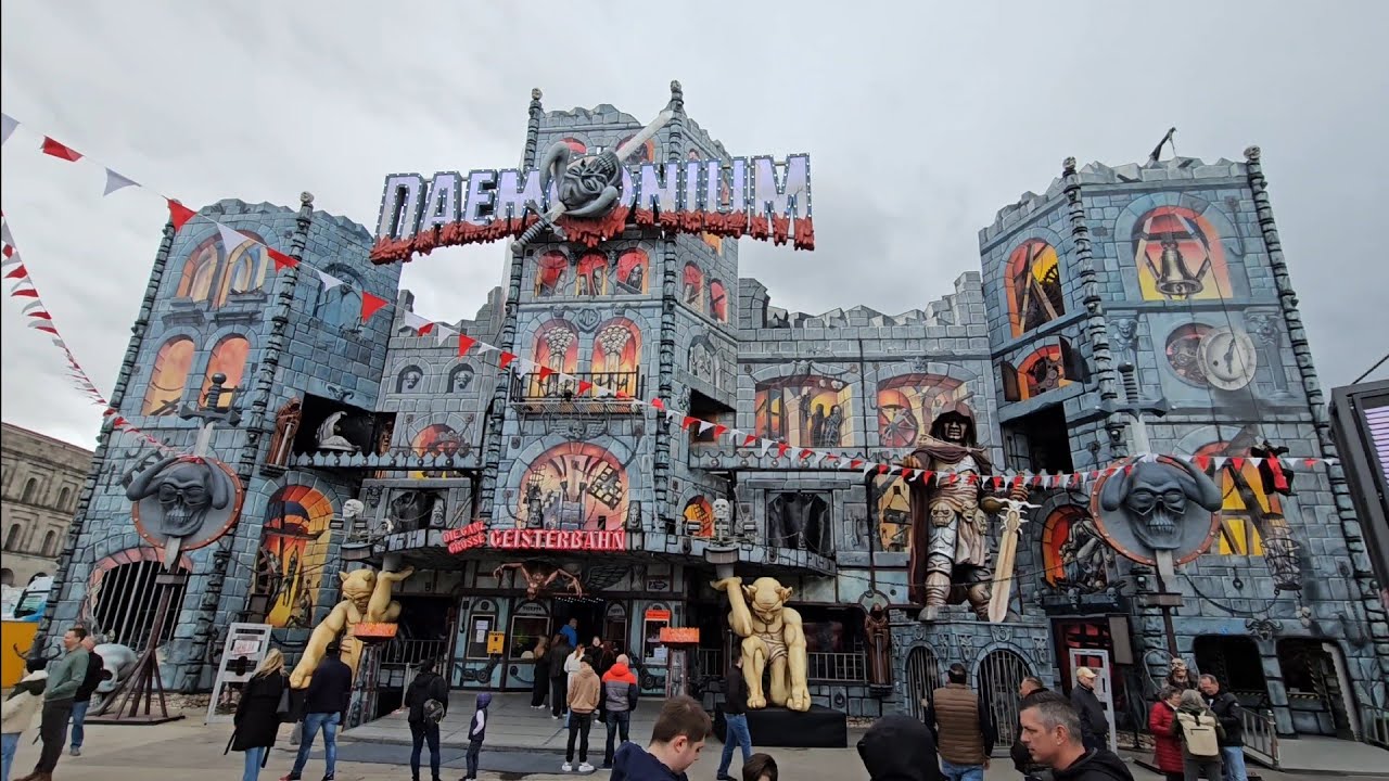 Daemonium die größte mobile Geisterbahn der Welt Onride Nürnberger Volksfest 2024 Kirmes