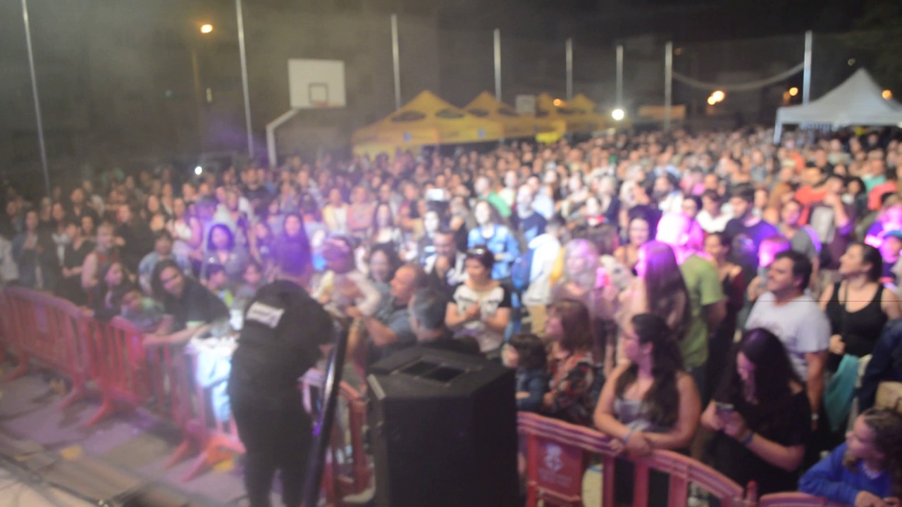 Concierto del grupo musical versión imposible en el barrio de mas enlaire Blanes