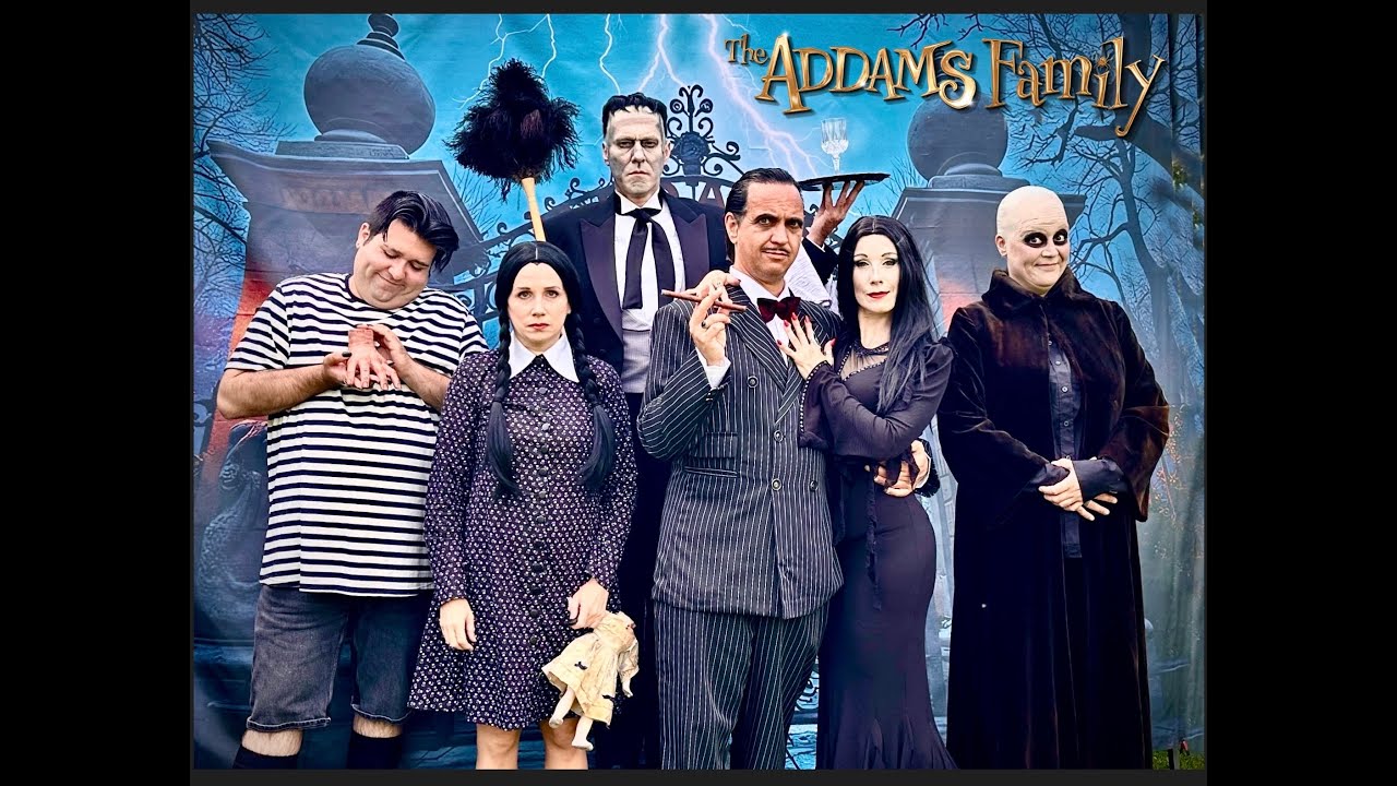 The Addams Family 2025 - Twings Cosplay