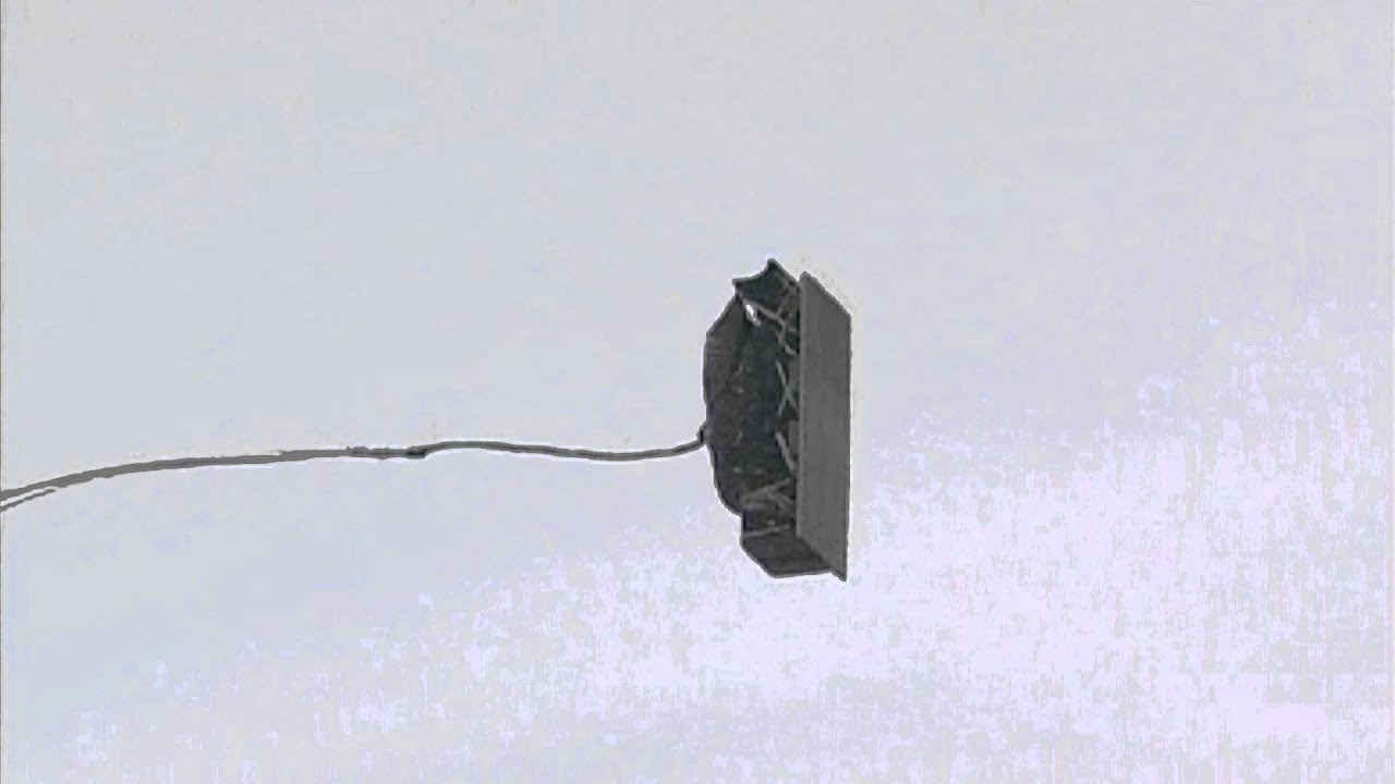 Un bulldozer dans les airs