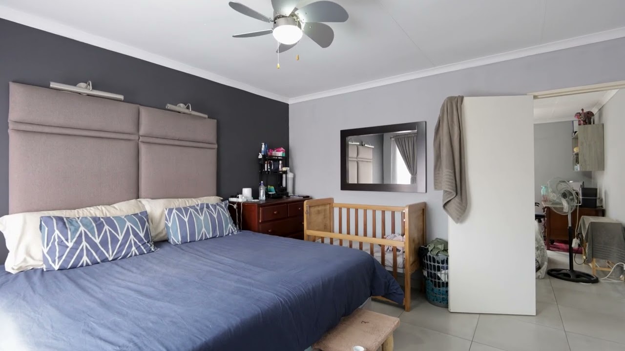 Home For Sale in Moreleta Park