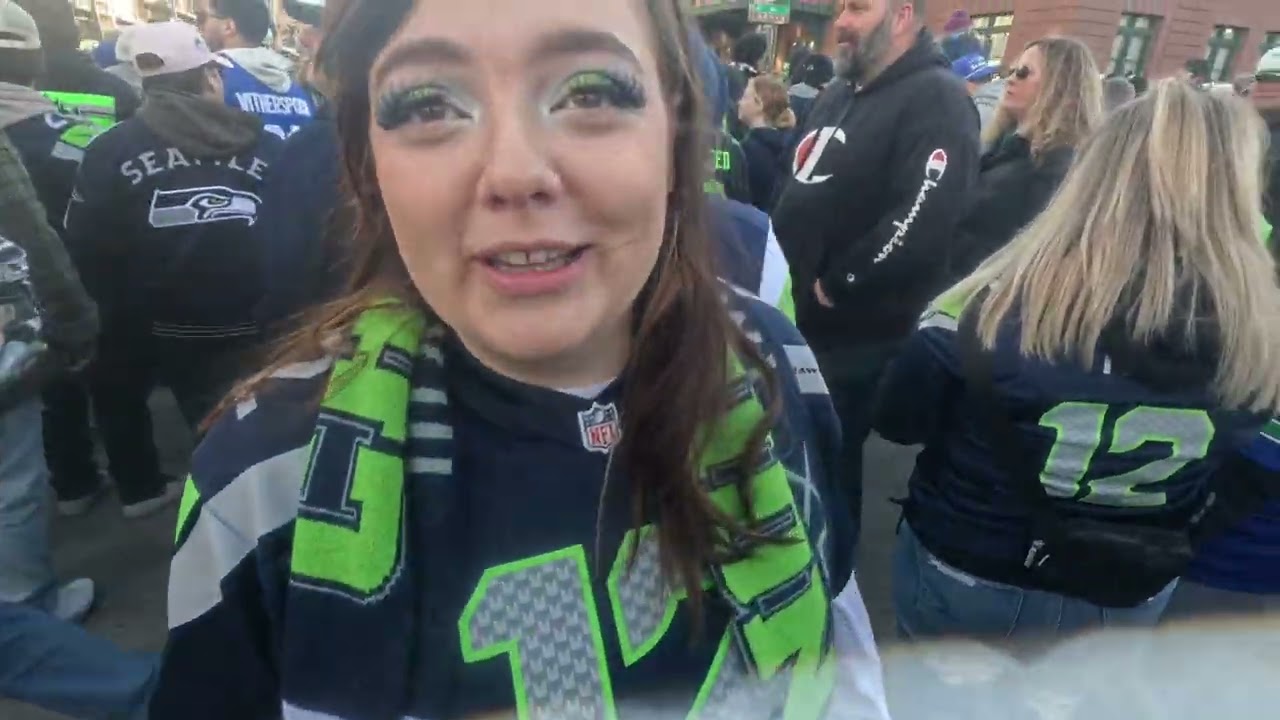 Super Bowl parade in my city!! SEATTLE SEAHAWKS💙💚💙💚