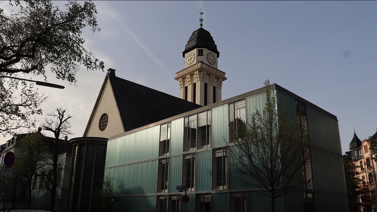 Glockengeläut der Markuskirche im Zentrum Verkündigung in Frankfurt-Bockenheim