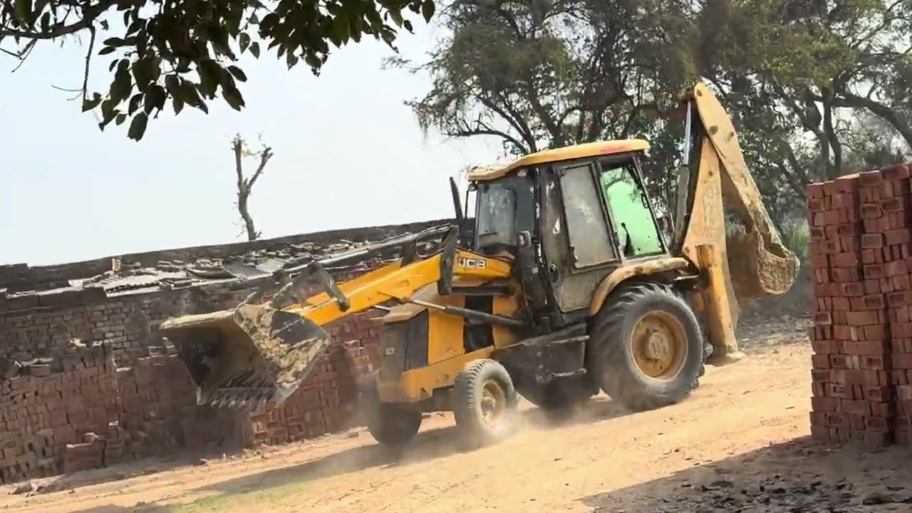 JCB तूड़ी ऊपर की गई जेसीबी मशीन से #todayviralvideo #todayviralvideo #funnyclips #hailights #तोड़ेवा