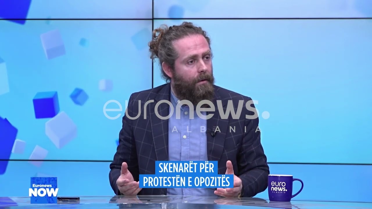 “Këta të çadrave janë komplet debil!” – Revoltohet pedagogu