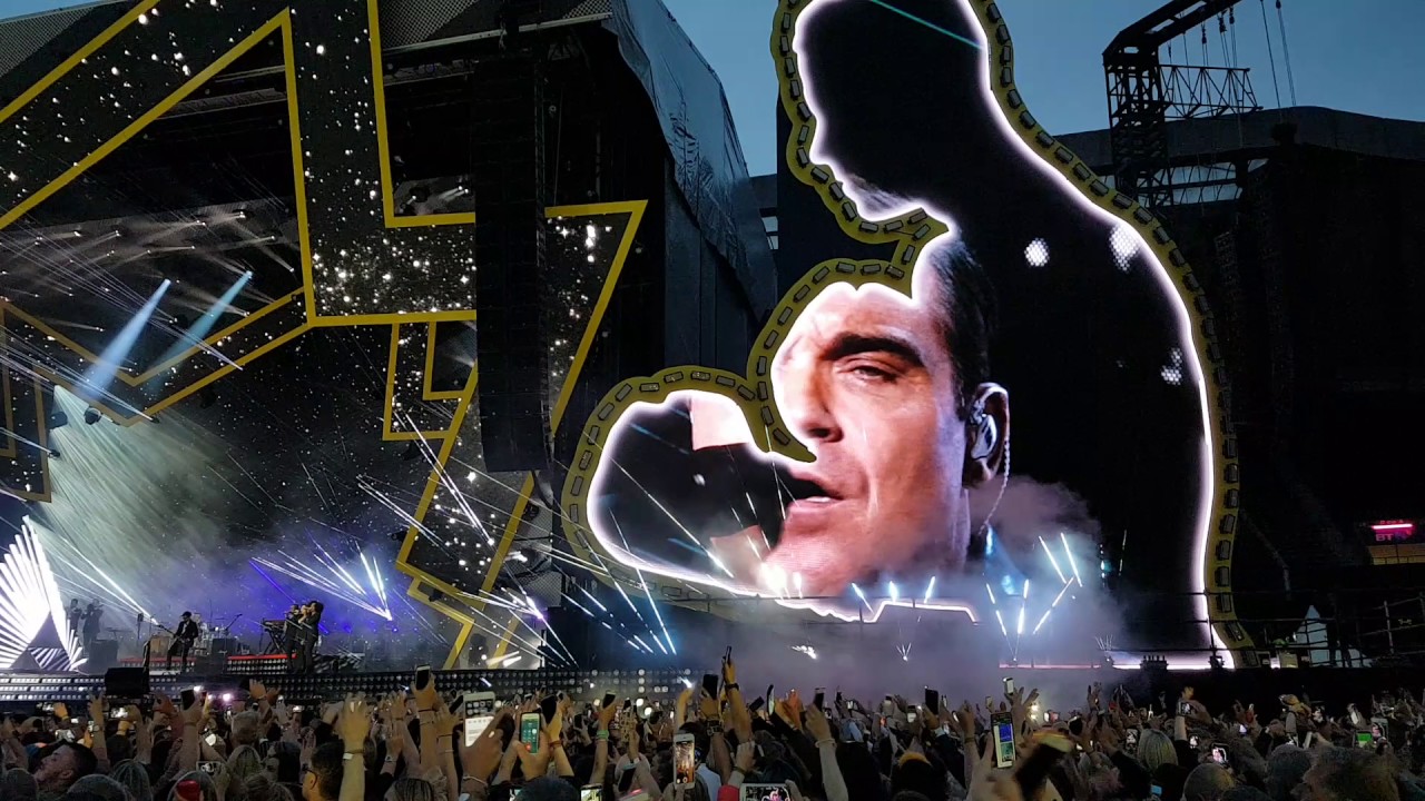 Robbie Williams BT Murrayfield Stadium 9  June 2017 Angels