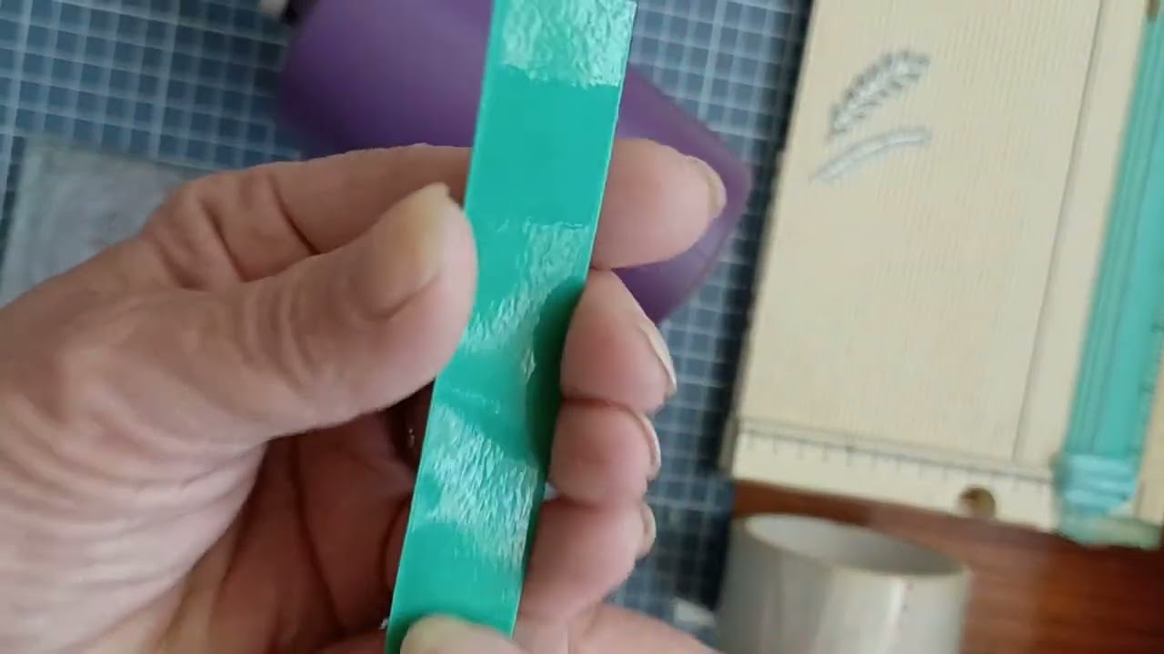 Astuce ; Dies cut effet brillant / autocollant