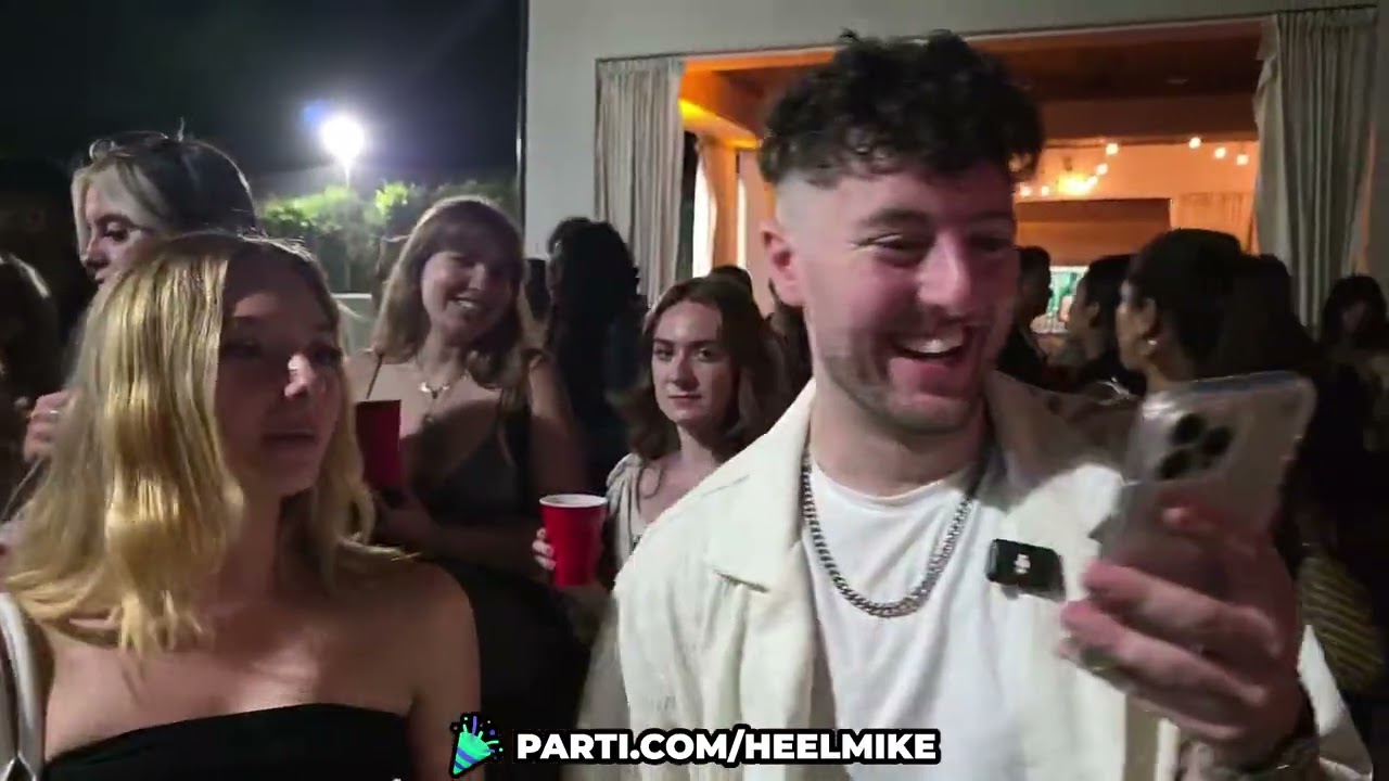 Heelmike at an elite party
