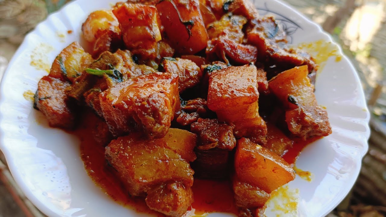 Pork Curry Recipe Cooked In Desi Style | Pork Cutting And Eating Village Style | Pork Dry Fry Recipe
