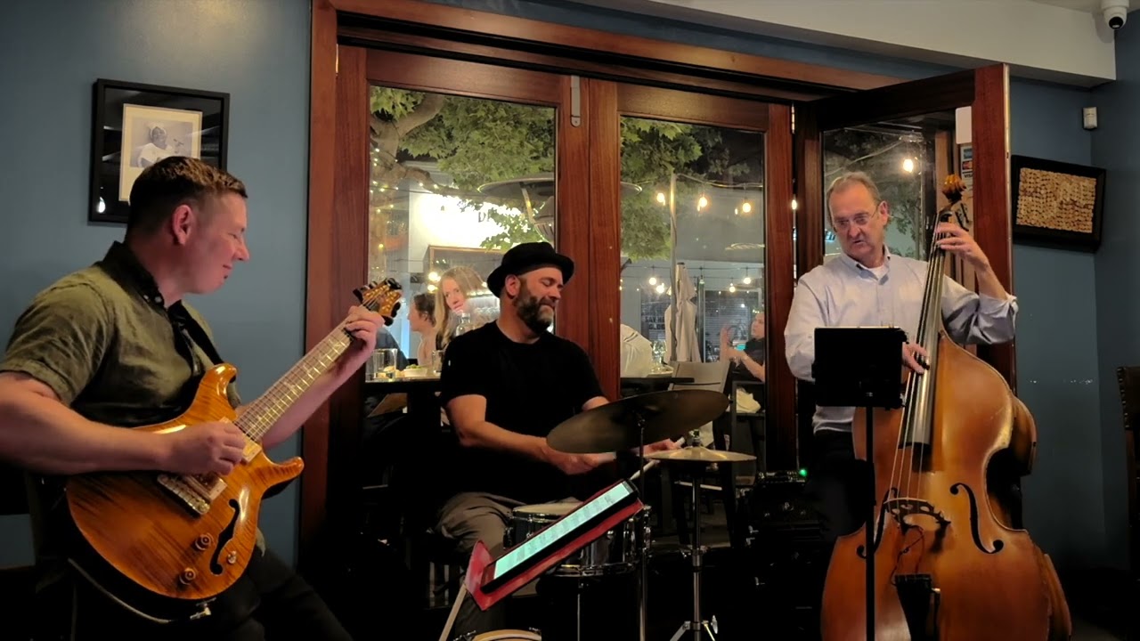 Lost Cats Trio - Billie's Bounce Live in Los Gatos