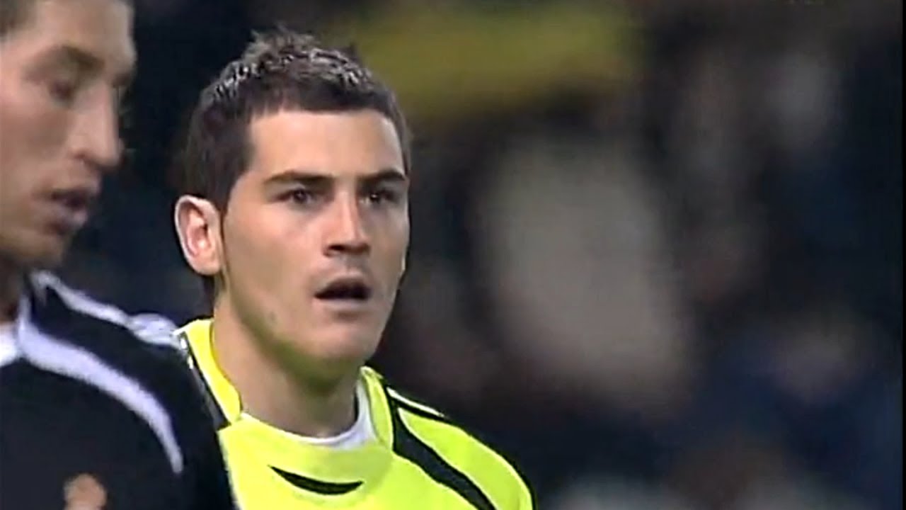 Iker Casillas Vs Deportivo la Coruña (Away) 2006/07