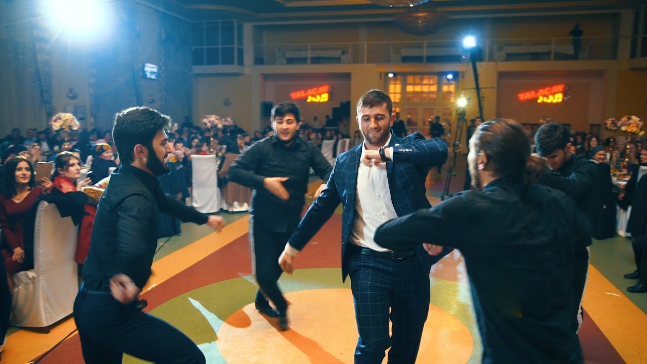 Toyda Beyin Reqqaslarla Reqsi Zaqatala Toyu
