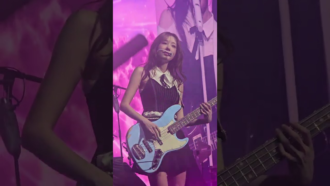 170126 qwer rockation asia tour KL ferris wheel
