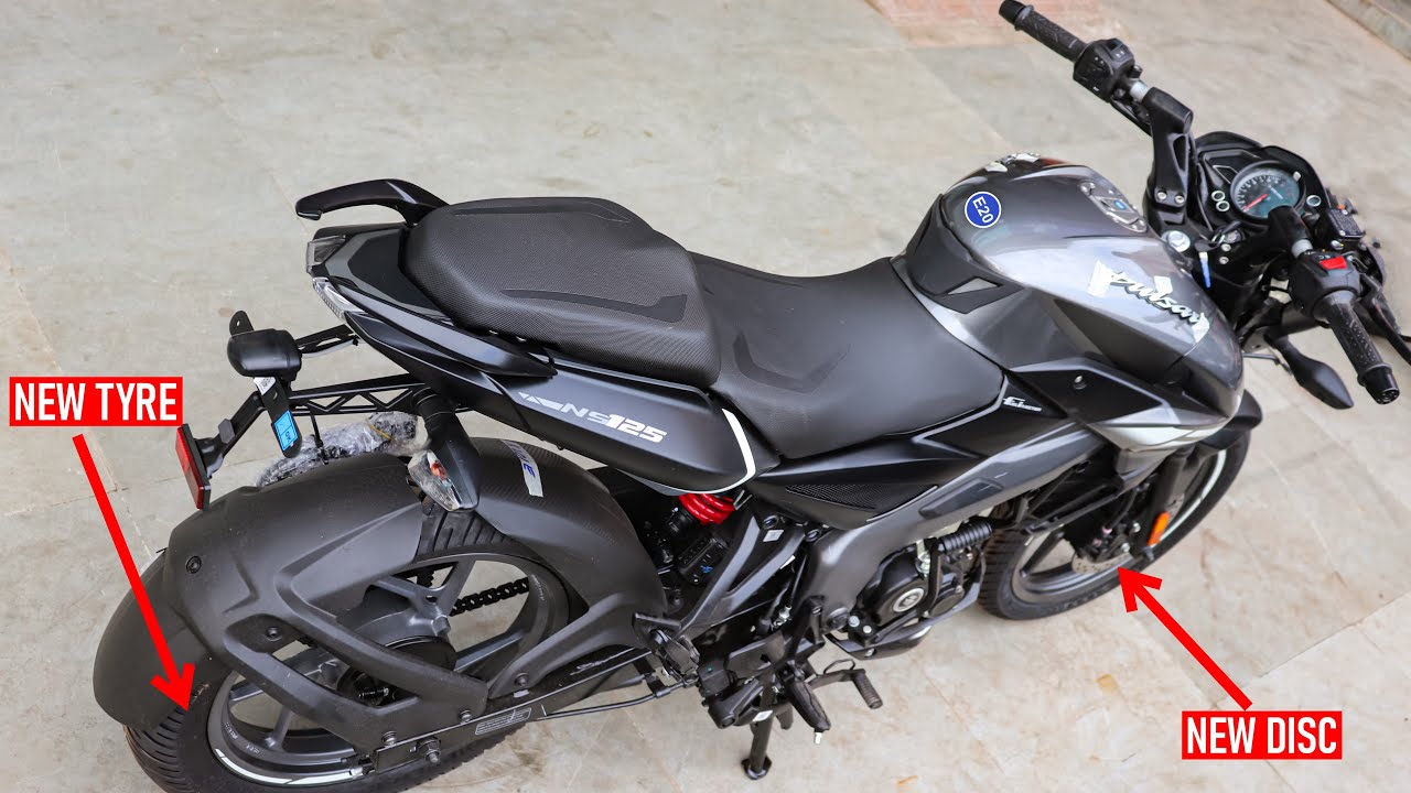 Подробный обзор нового Bajaj Pulsar NS125 2024 года выпуска. Пробег | Новые диски. 10 новых измен...