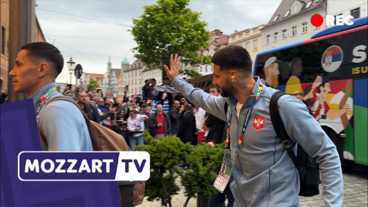 Reprezentacija Srbije stigla u Augzburg, navijači im priredili doček | Euro 2024