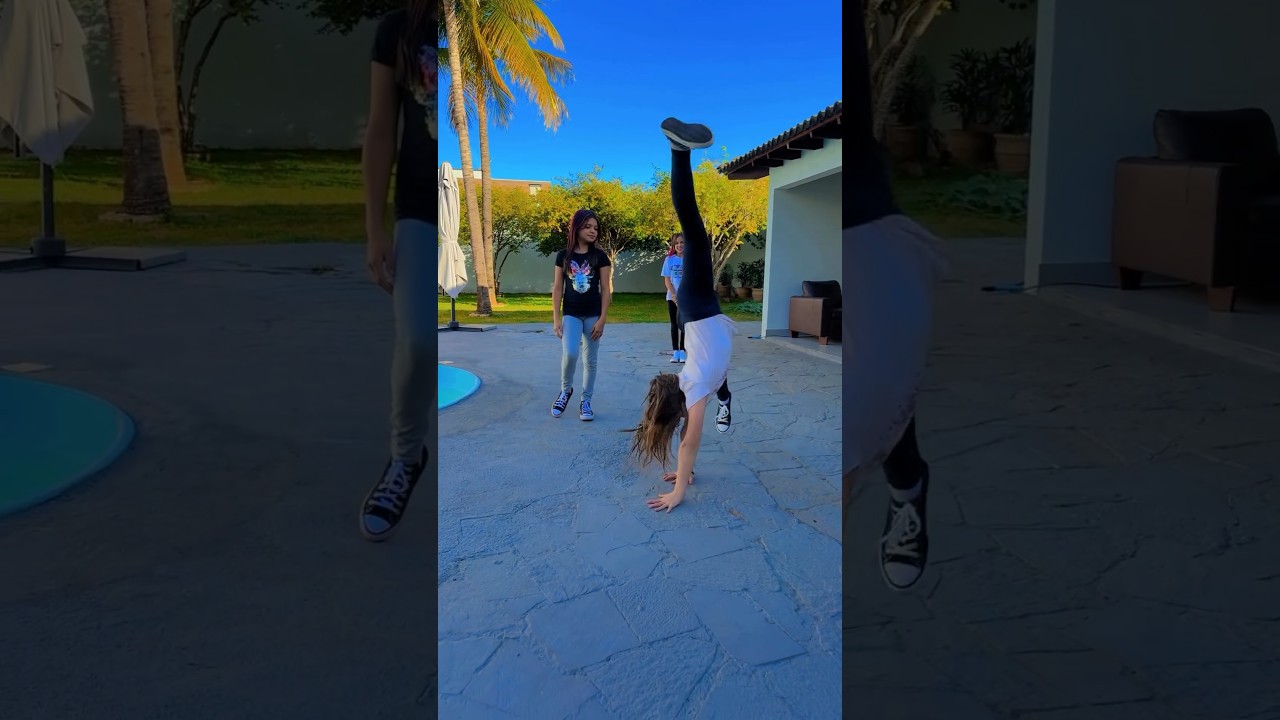 Fazendo estrelinha com Manuela e Jéssica. #shorts
