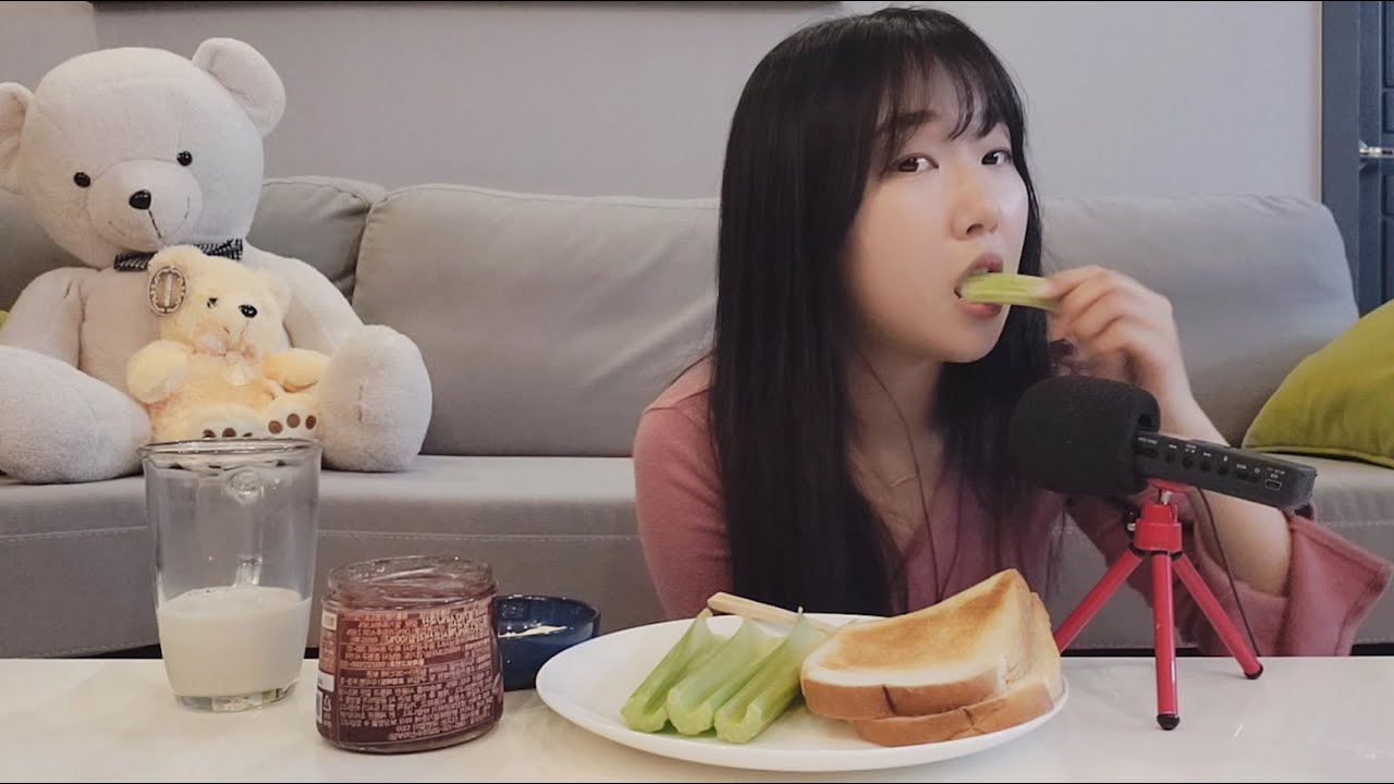 ASMR 샐러리와 토스트 이팅사운드 Celery & Toast Eating sounds