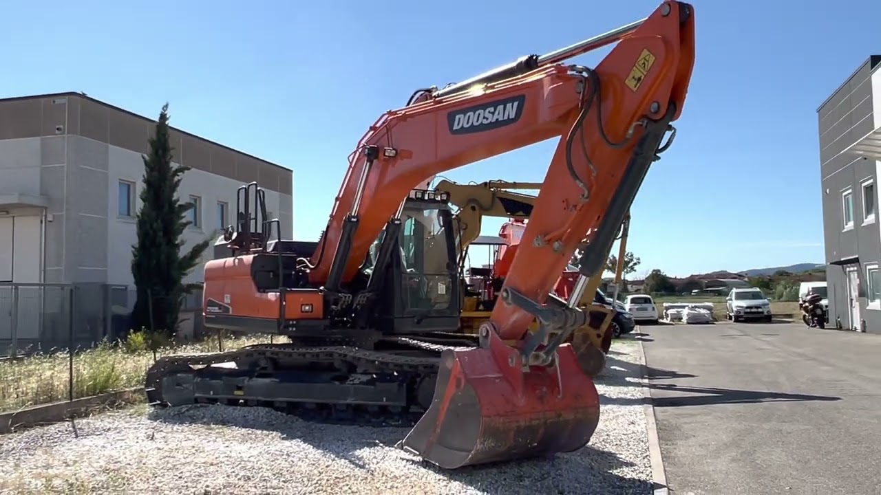 ESCAVATORE CINGOLATO DOOSAN DX235nlc