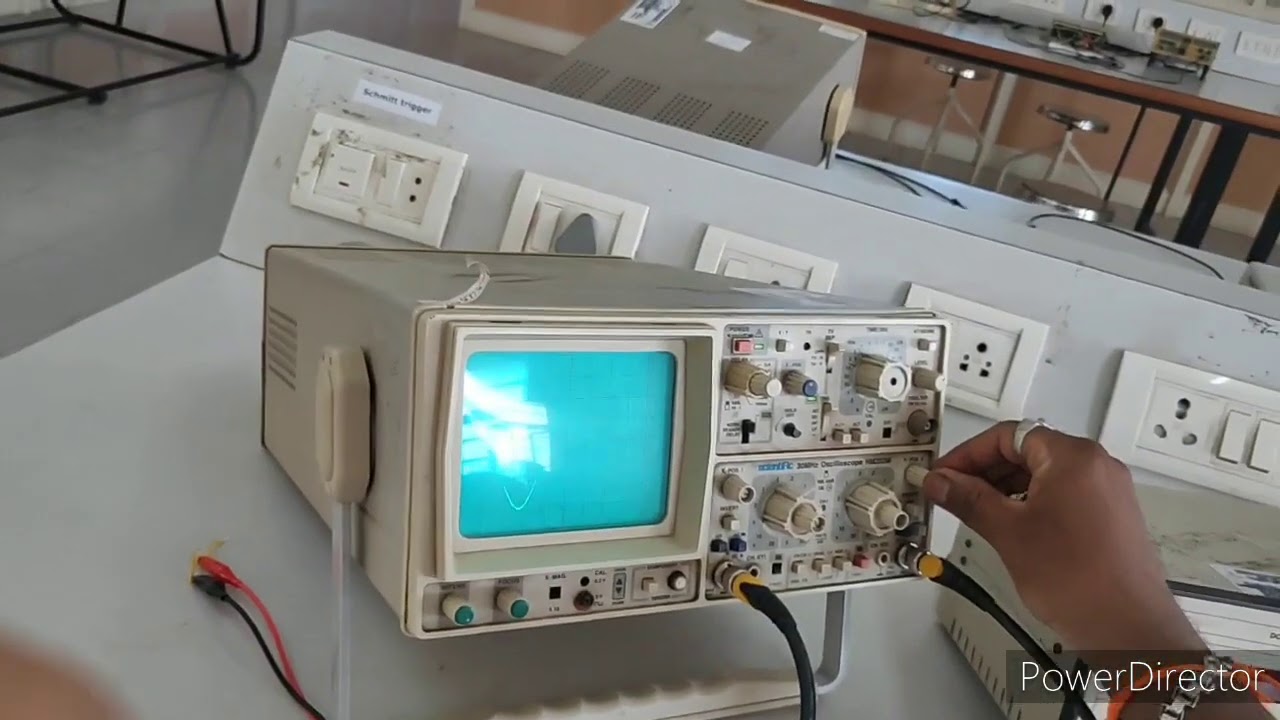Schmitt Trigger Experiment