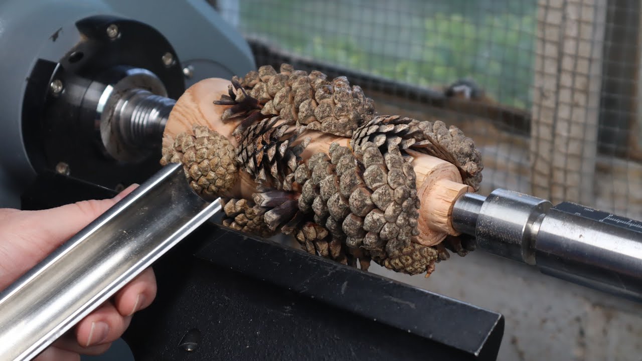 What a Festive Mug! #Woodturning #Speedy