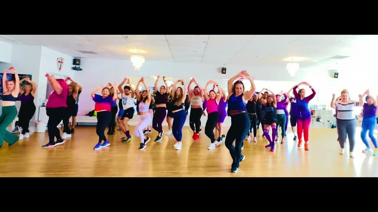 Medusa Remix by Luis Figueroa & SAI Choreo Ailyn Larsen