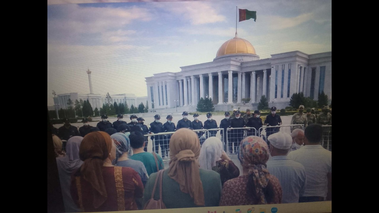 Turkmenistan-Dashei yurtdaki Protestler ... Turkmen sesi Alib baryan syasaty hakinda