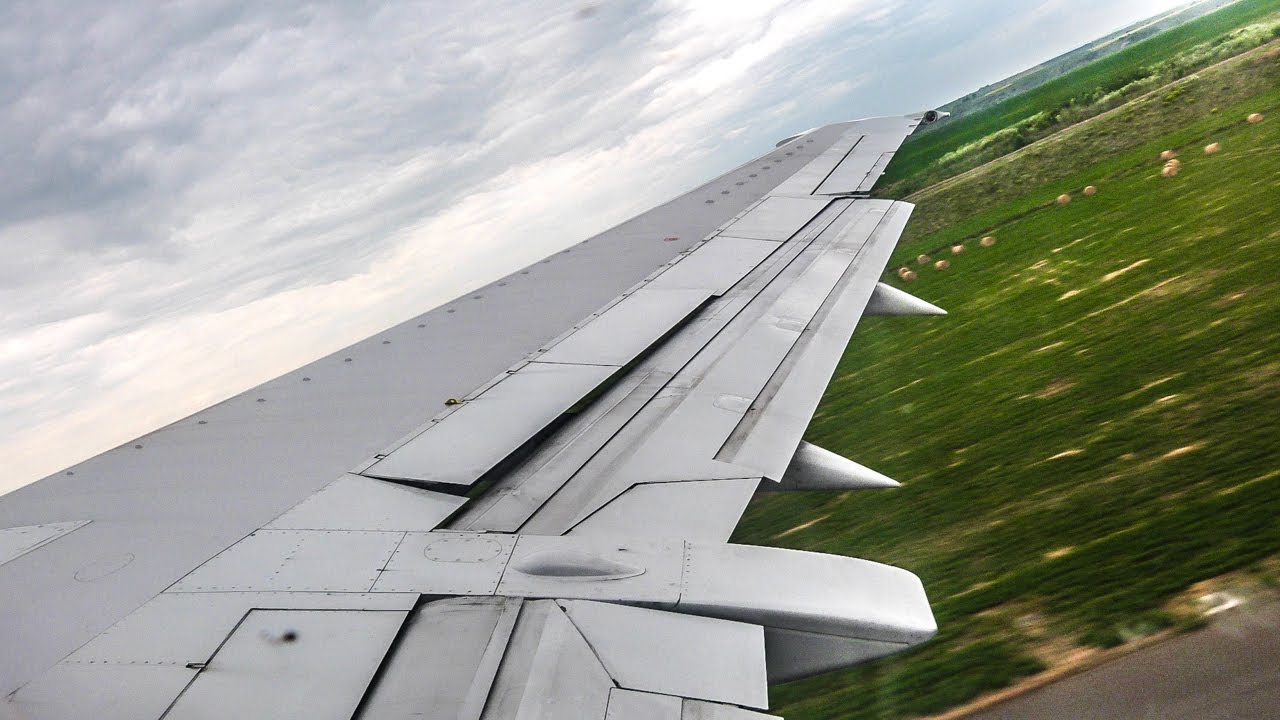 Blue Air Boeing 737-400 TAKEOFF from Iasi Airport