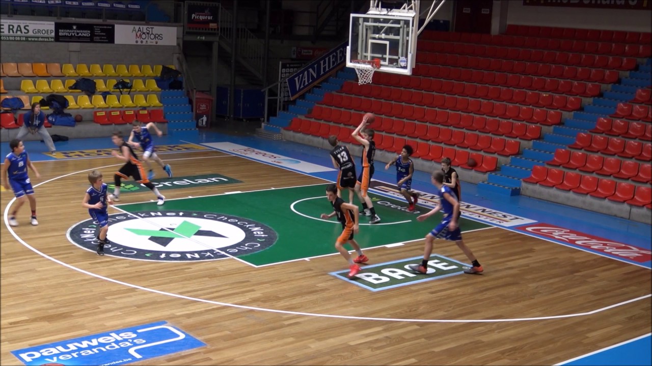 Basketwedstrijd Okapi Aalstar vs Zwevegem Deerlijk (Pup) 04/03/17