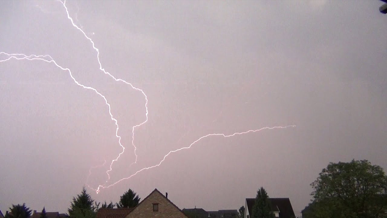 Onweer 27 mei 2016 Halle (thunderstorm, bliksems)