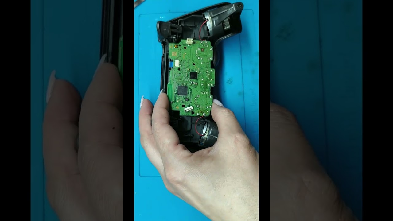 УЧУ ЖЕНУ ПАЯТЬ: Первая в жизни замена стика на DualShock 4. #playstation #smartphone #dualsense