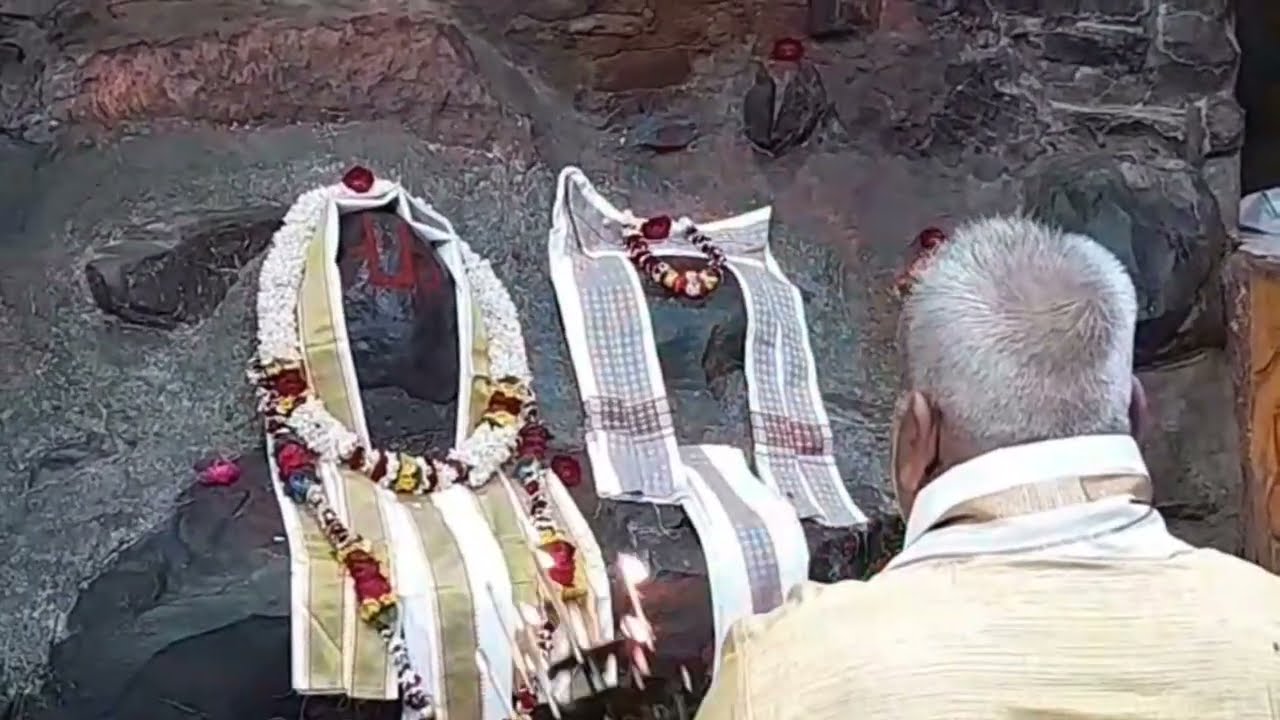 11-12-25 | શ્રી ગિરિરાજ દર્શન | श्री गिरिराज जी मुखारविंद जतीपुरा गोवर्धन नाथ के मंगला आरती के दर्शन