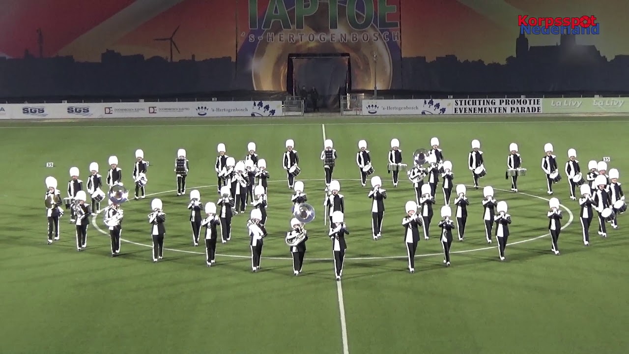 Drum en Showfanfare Advendo tijdens Taptoe 's Hertogenbosch