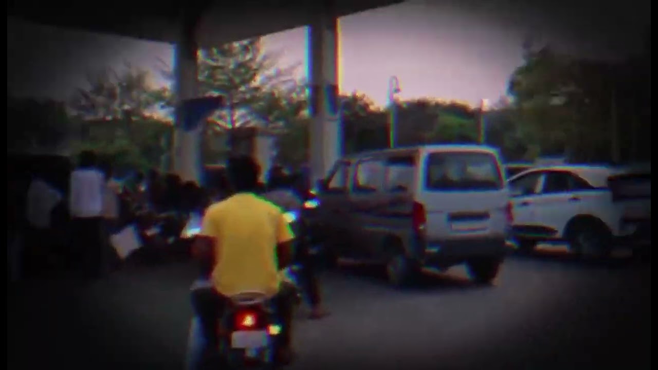 Petrol pump itna bheed hai Mera bike phool