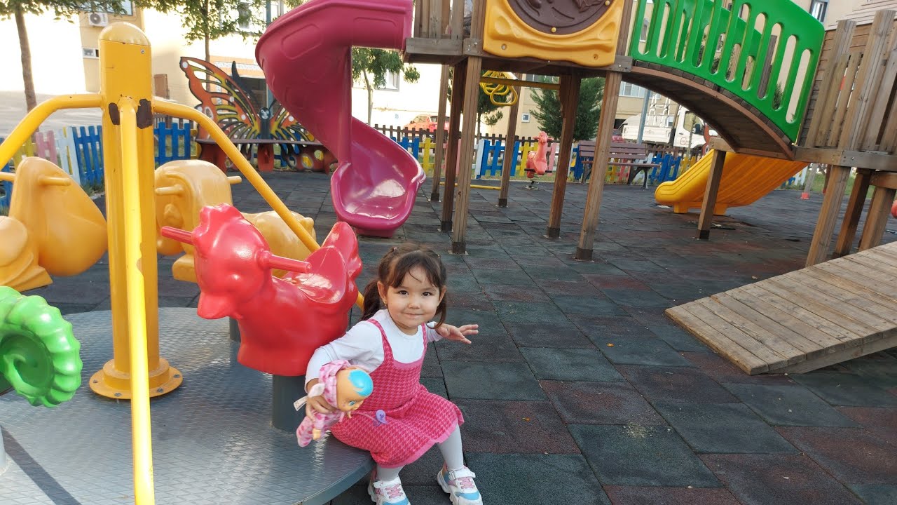 Park videoları - en eğlenceli park oyunları - Aybüke'nin sevilen park videsosu - salıncak - kaydırak