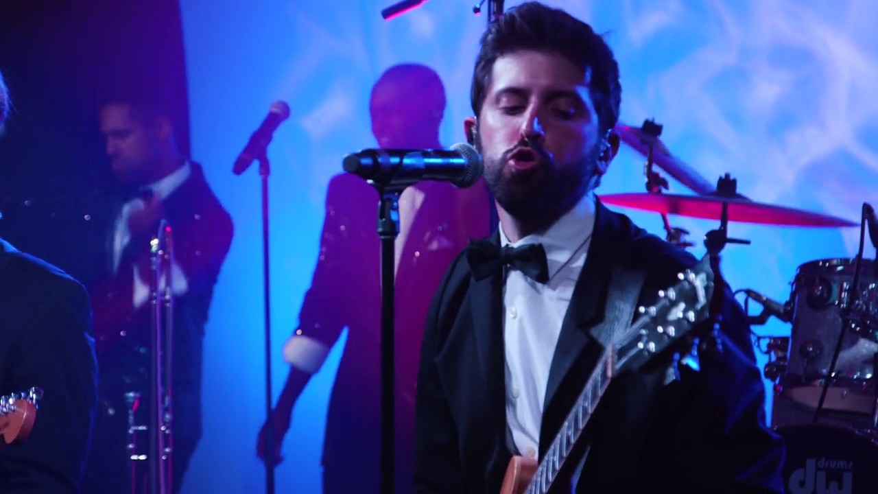 West Coast Music - POUR SOME SUGAR ON ME (HD) - Midnight Special