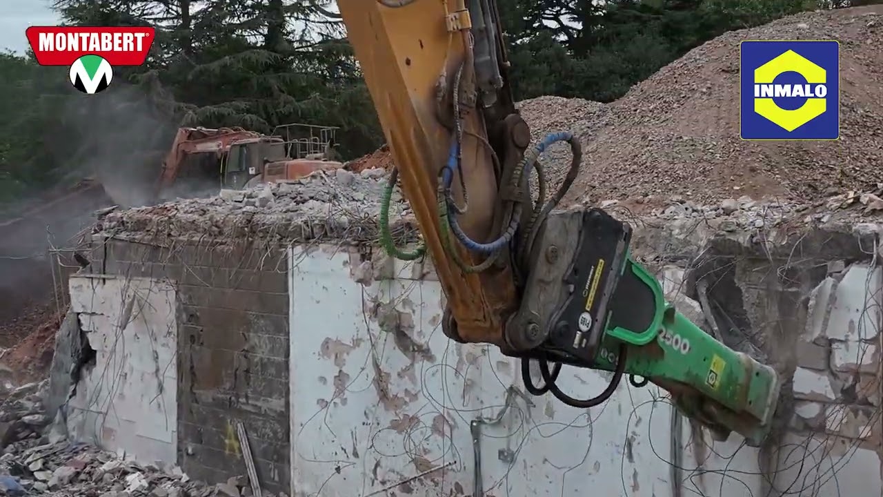 Cawarden Using the Montabert V2500 Hydraulic Breaker from Inmalo