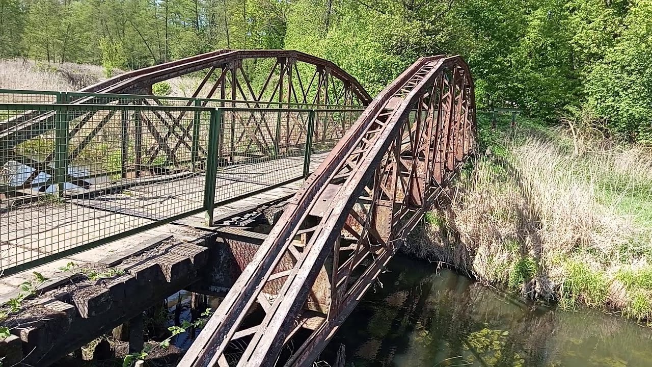 Szlakiem dawnej linii kolejowej Biała Podlaska - Janów Podlaski.