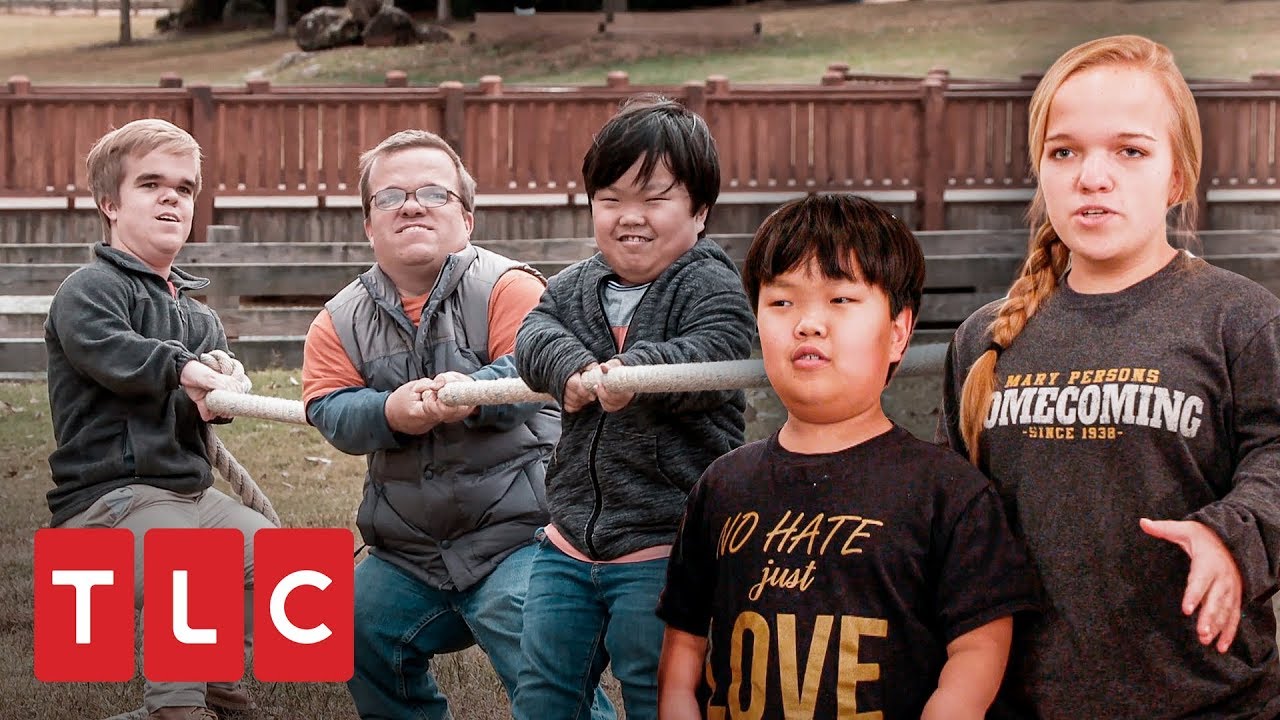 Momentos de diversão e brincadeiras entre os irmãos mais novos | Os Pequenos Johnstons | TLC Brasil