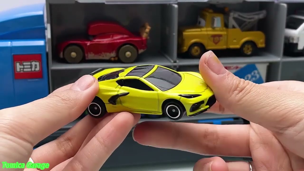 Tomica Toy Truck Garage 🚛 | Small Cars Loading for Kids | #toysforkids 