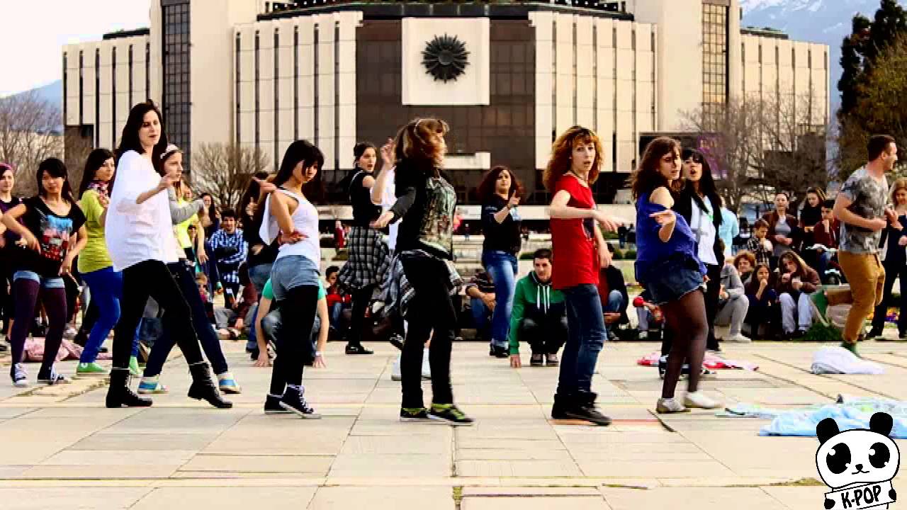 K-Pop Явлението 2: The K-Mob - Флашмоб