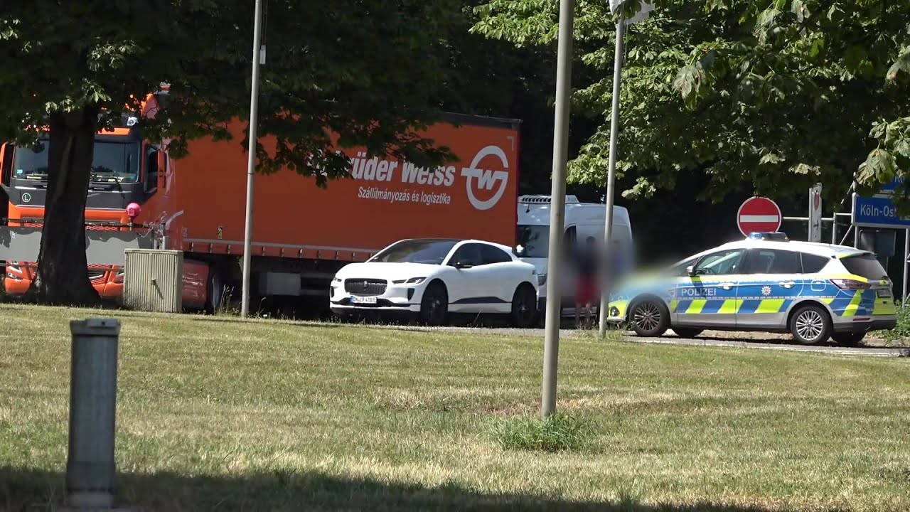 LKW kollidiert mit Transporter auf A555 kurz vor Bonner Verteiler am 11.07.23