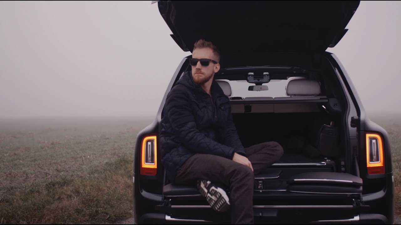 Kupiłem Rolls Royca Cullinana - mockument