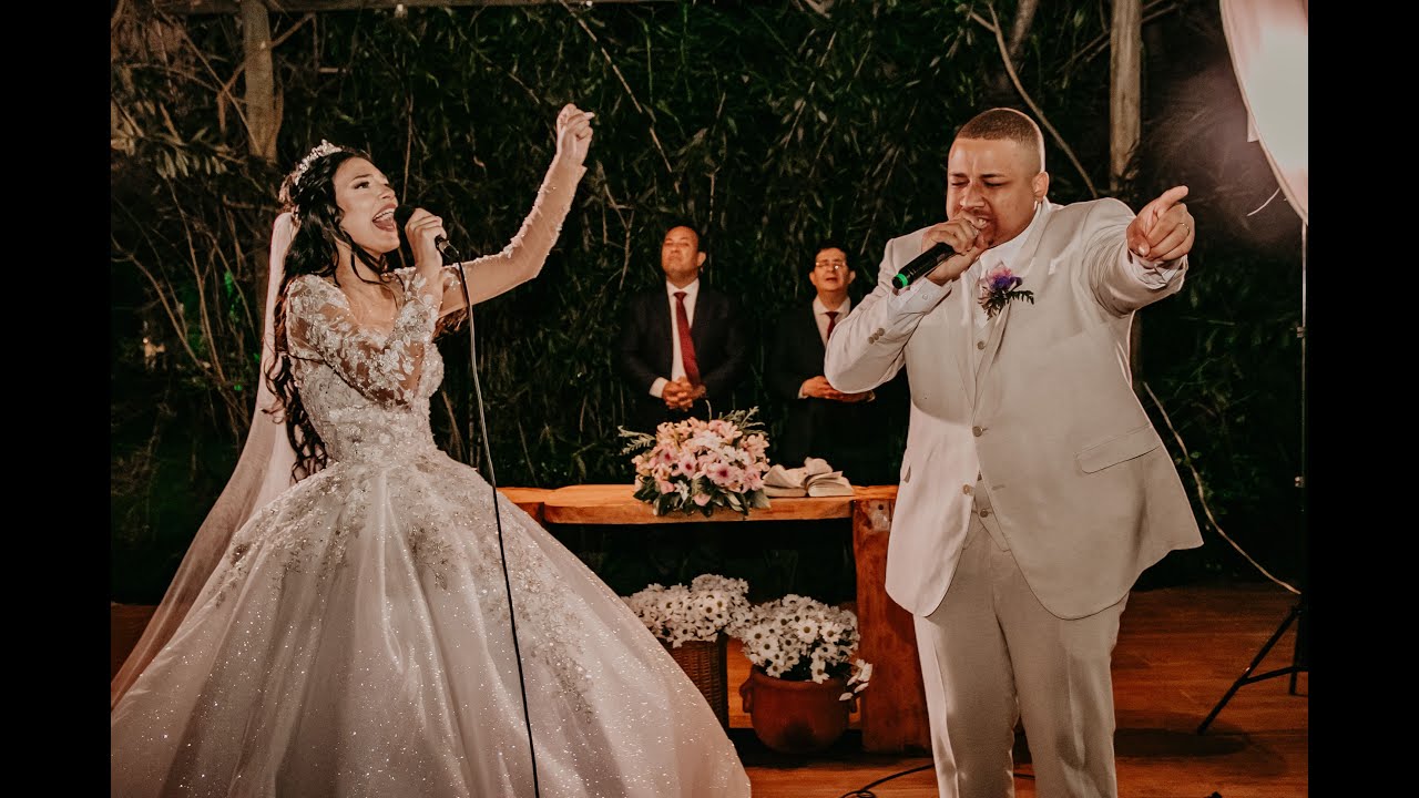 Noivos contam testemunho no casamento - Vejam o milagre que Deus fez!