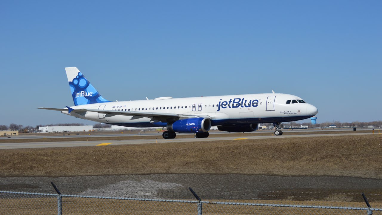 Plane Spotting: @ Buffalo Niagara International Airport (KBUF) 4/1/15