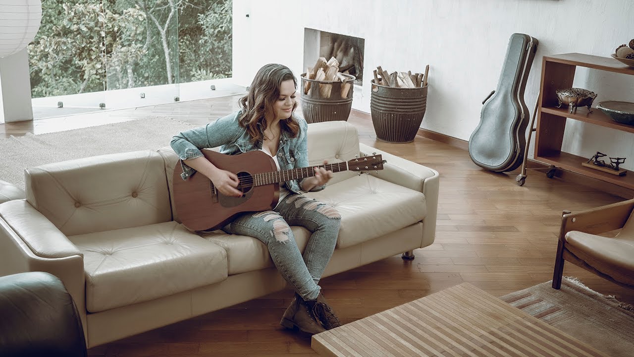 Daniela Firme - Tudo Certo, Tudo Errado (Clipe Oficial)