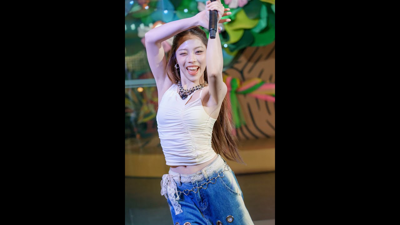 𝗠𝗘𝗜𝗝𝗜 FLI:P [ Fancam ] - มีอีกไหม x ปักเมน  / The Magical Celebration 2026 at Siam Center