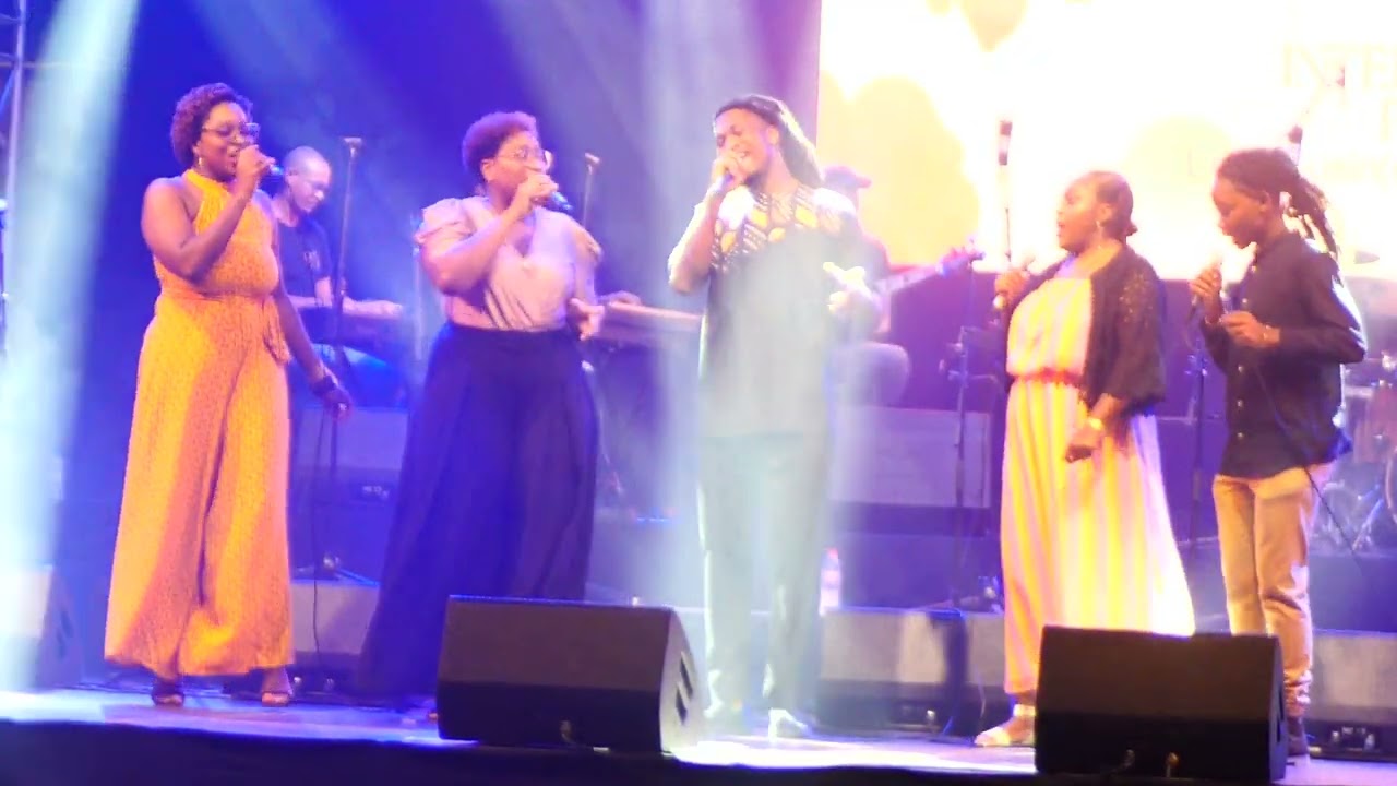Ne crains Rien je t'Aime  522 H&L Cover by AYAé, Yannis & Family