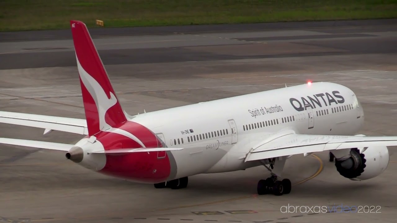 Qantas 787-9 [VH-ZNE] - Pushback & Departure from Sydney