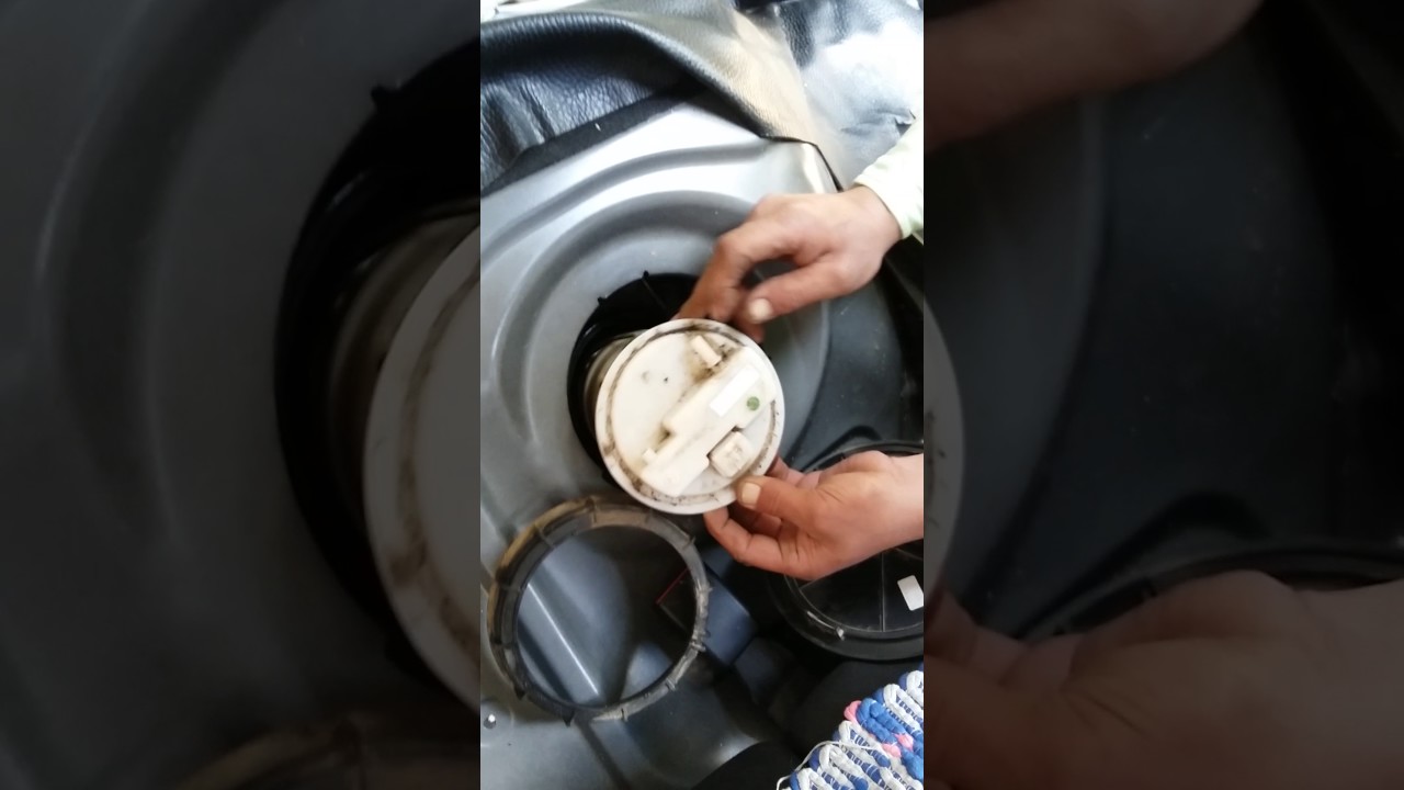 فك طلمبة بنزين رينو لوجان 2